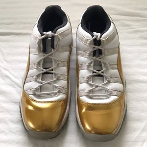 Gold/White Air Jordan  Basketball Shoes 7 Youth